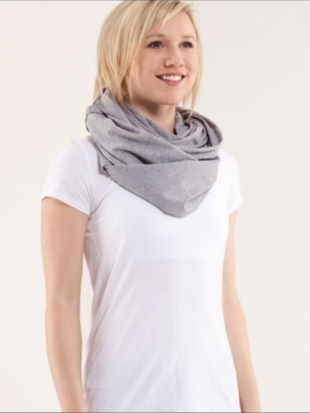 Lululemon/ Vinyasa Scarf/ Neutral Black & White Herringbone/ With Snaps - Picture 2 of 9